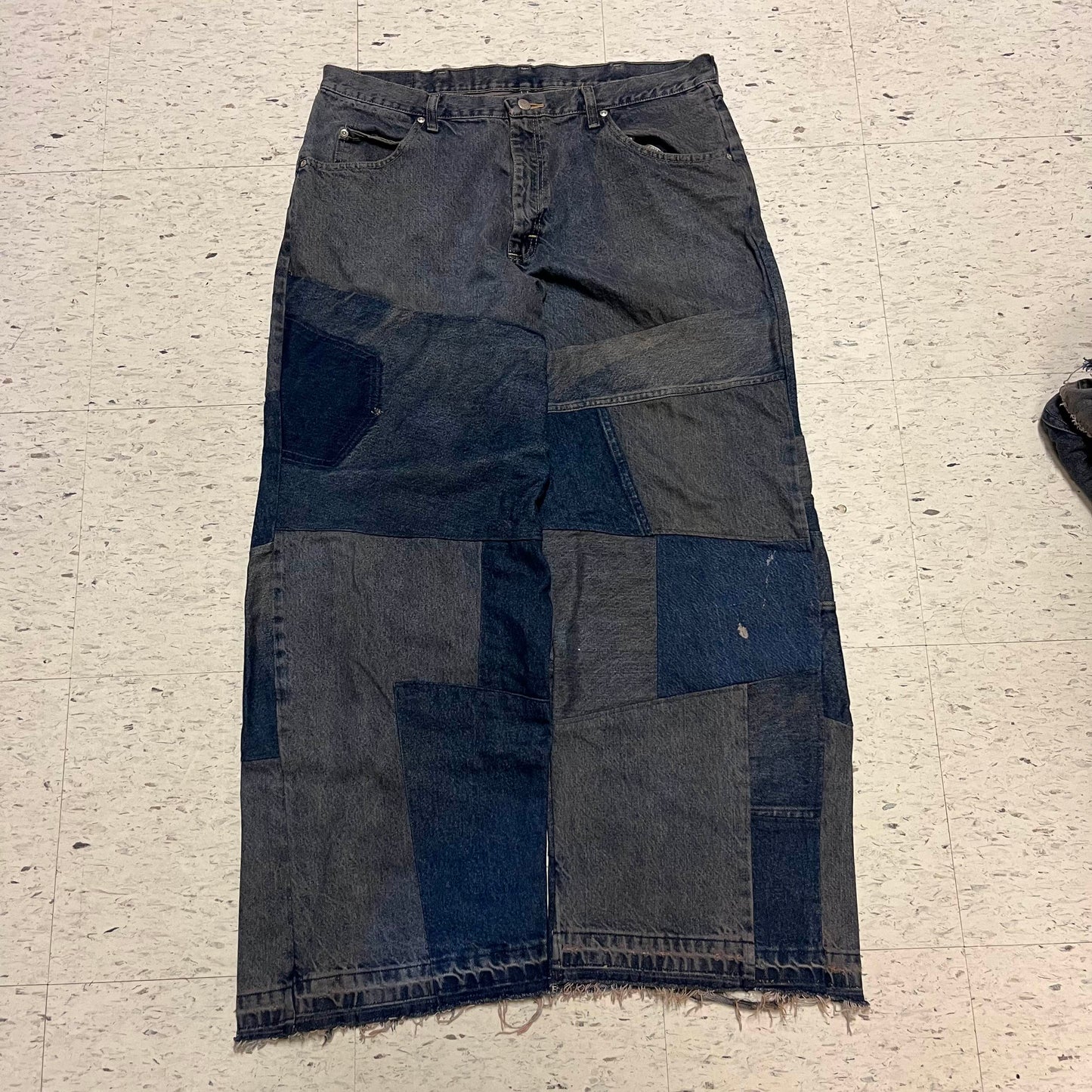 mud "shattered" wide leg baggy jeans